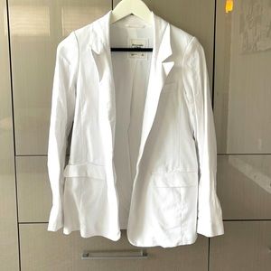 Single breasted linen blazer